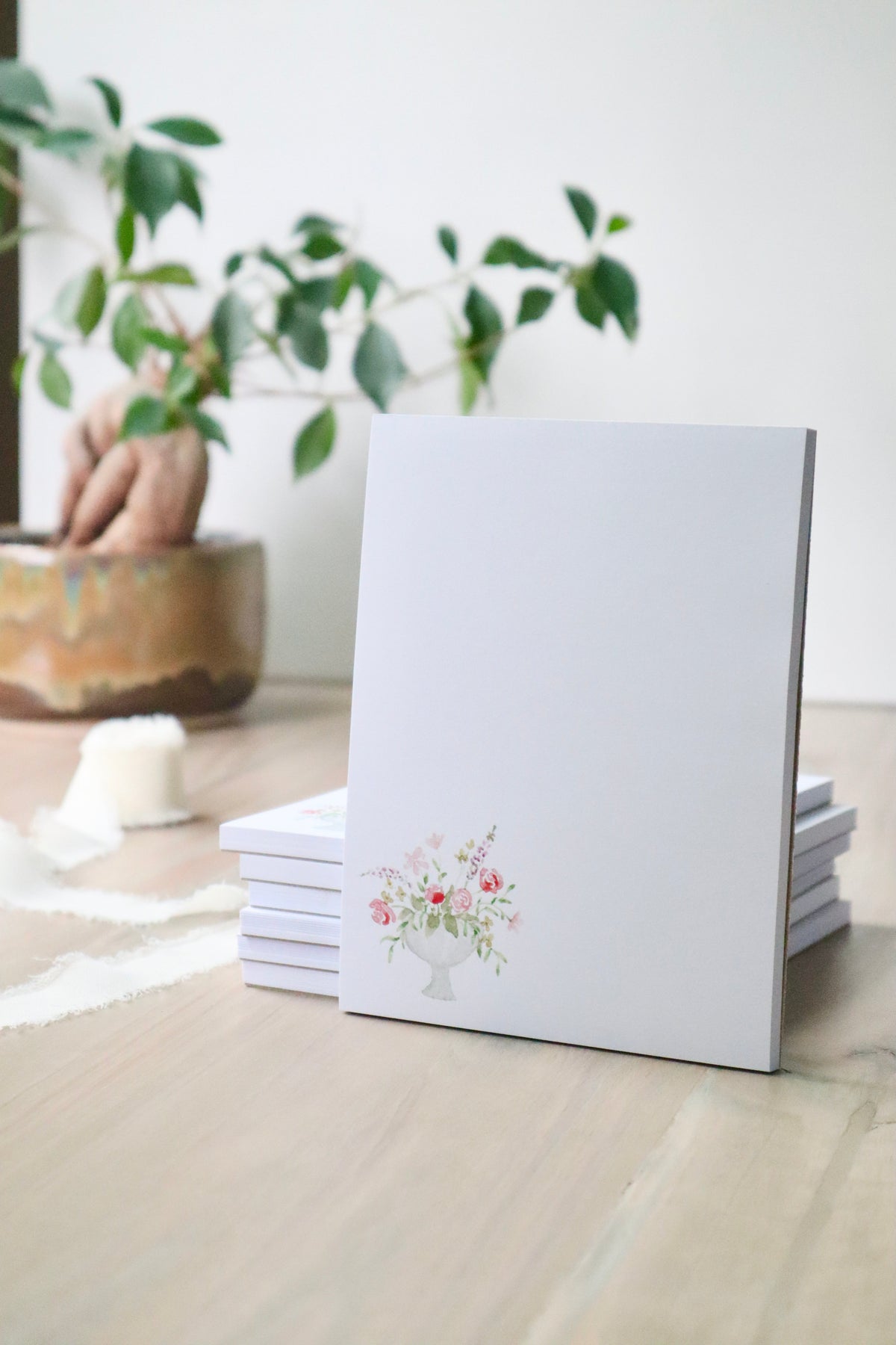 ONLY  WS - 6 Flower Urn Notepads
